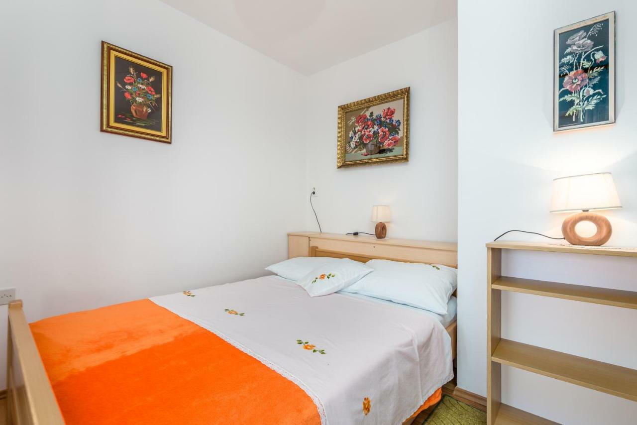 Apartmani Strott Pinezići Buitenkant foto