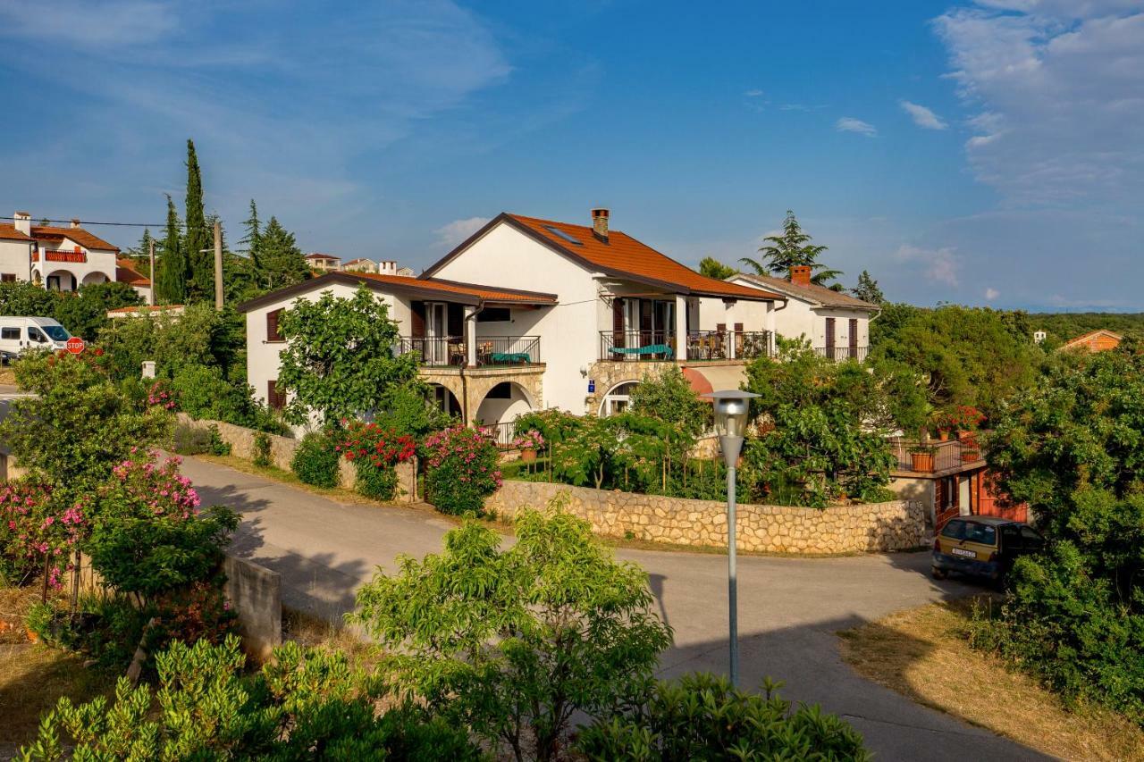 Apartmani Strott Pinezići Buitenkant foto
